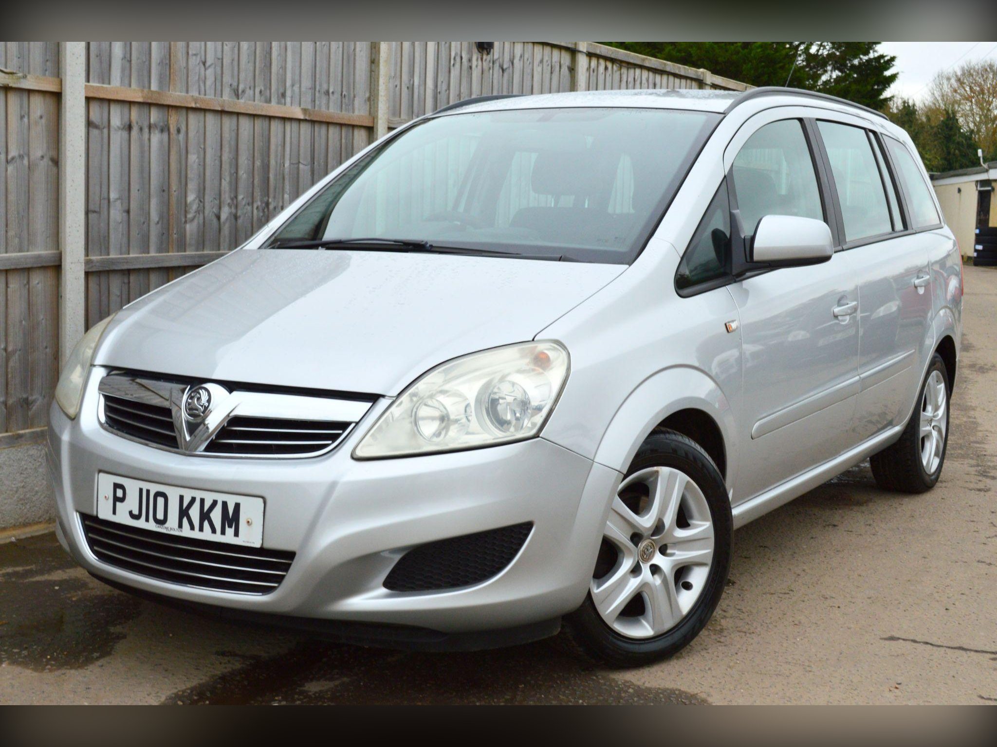 Used 2010 Vauxhall Zafira 1.6 16V Exclusiv Euro 4 5dr for sale in