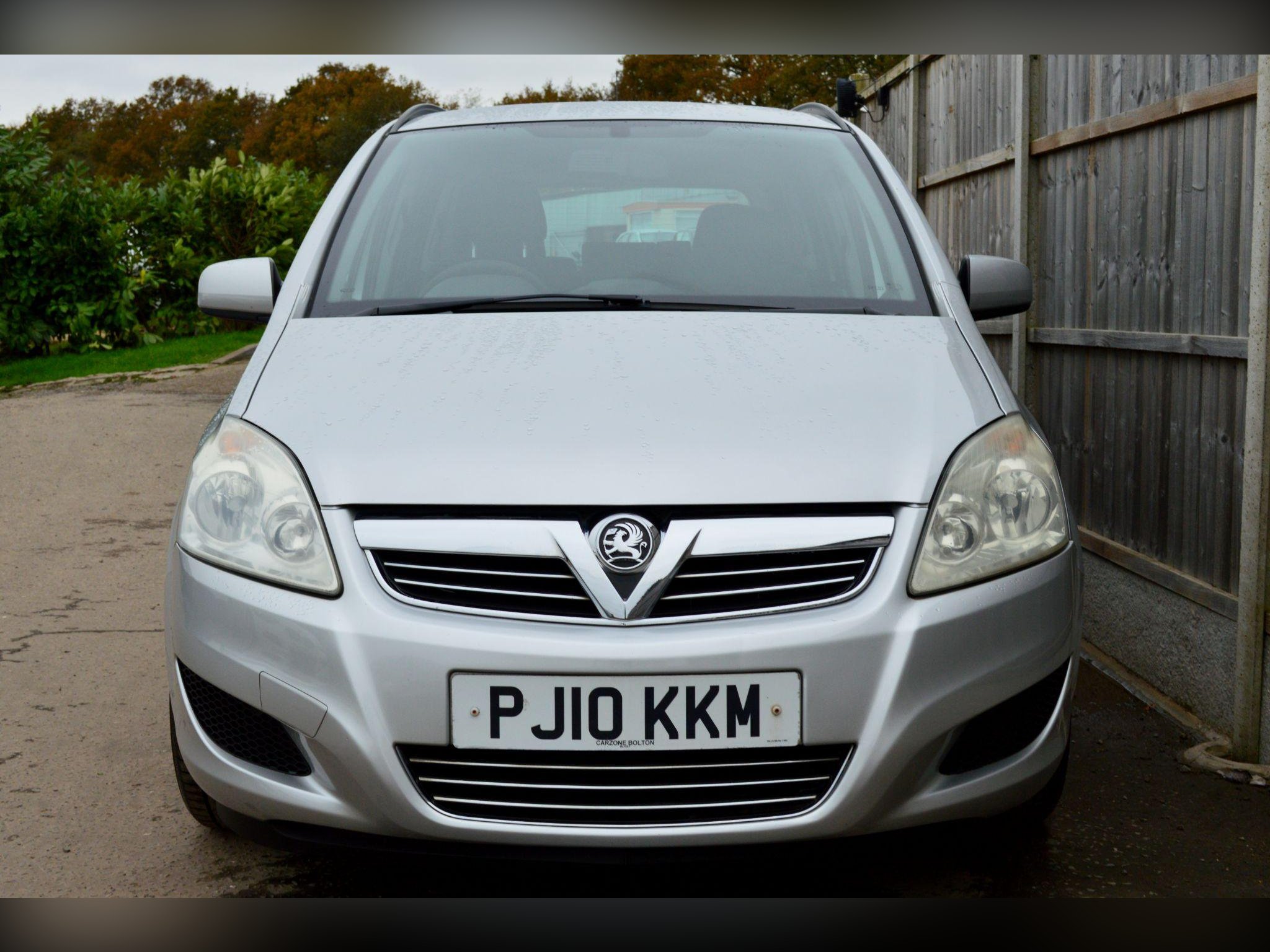 Used 2010 Vauxhall Zafira 1.6 16V Exclusiv Euro 4 5dr for sale in